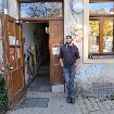 Lars Hitzing vor dem Kindertreff Kaenguruh in Dresden Neustadt