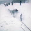 Ein Zug versinkt zwischen Putbus und Binz im Schnee (aus einer DEFA-Dokumentation)